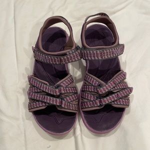 Girls size toddler 12 Teva sandals